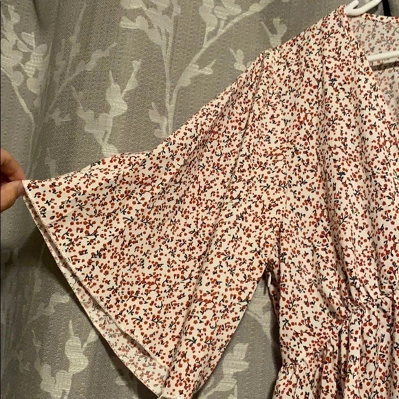 Empire Waist Flutter Sleeve Floral Dress - Picture 4 of 5